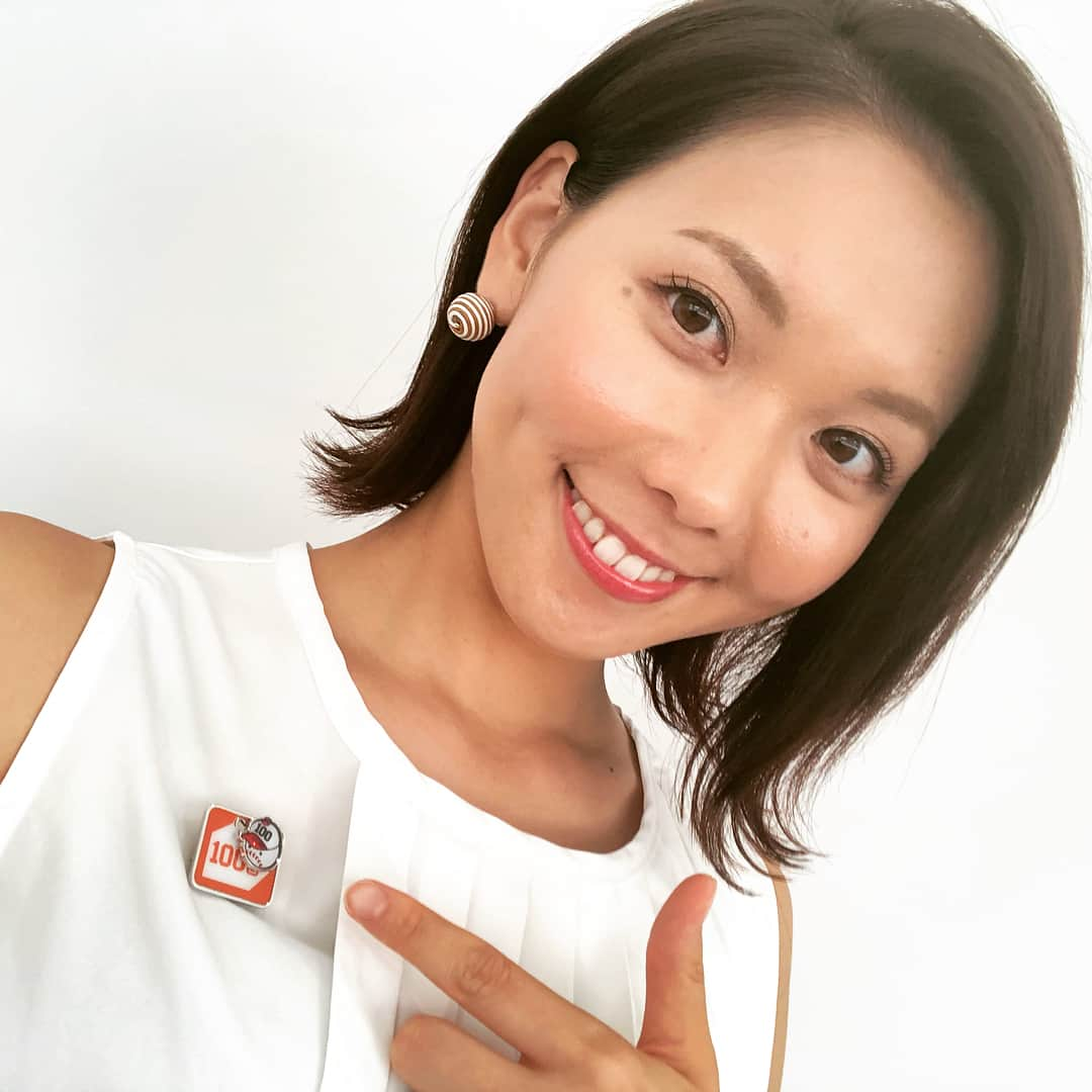 ヒロド歩美さんのインスタグラム写真 - (ヒロド歩美Instagram)「高校野球100回大会記念グッズ❗️ ねったまくんピンバッジです⚾️ なんと6色のバリエーション🌈私が着けているのは、オレンジ🍊取材中に着用する高校野球スタッフもいると思いますので、甲子園で探して見てくださいね👀  #夏 #夏疾風 #夢 #青春 #応援 #本気 #全力 #野球部 #青空 #感謝 #球児 #マネージャー #両親 #聖地 #甲子園 #100 #baseball #高校野球 #ABCテレビ #テレビ朝日 #熱闘甲子園 #甲子園への道  #サンデーLIVE #古田敦也 #abc #ヒロド歩美」7月20日 14時36分 - hirodo_ayumi