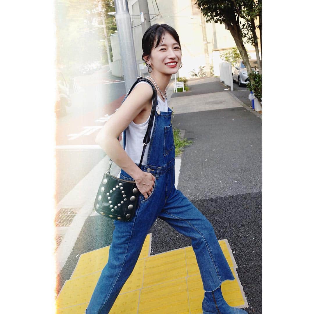 松本恵奈さんのインスタグラム写真 - (松本恵奈Instagram)「今日はInRedの撮影だったよー👏🏻スタイルミキサーのFW商品が1Pで特集してもらえるみたいです😊ありがたい🙏🏻💕是非お楽しみに！ちなみにこの日の私服はデニムサロペット。暑いから楽な服ばっかりだ😂🔥 #stylemixer #スタミキ @style_mixer #inred」7月20日 15時27分 - ena1123