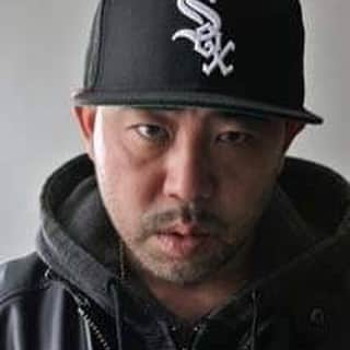 Live & Bar Onziemeさんのインスタグラム写真 - (Live & Bar OnziemeInstagram)「一切妥協無しのRealなOld School Onlyの潔い良い夜が始まります。1990年以前のNice Grooveだけを当時をリアルタイムで経験したKen-Bo/Tanko/Mura-Tが完璧な調理法でお届けします。リニューアルしたFood & Drinkと共にお召し上がり下さい。今回はゲストにJapanese Hiphopのご意見番！ご存知K Dub Shineが登場！ なんとこのメンバーでEntrance Freeとなっております！  2018.07.20(fri) 【Jam On It - Real Old School -】 at ZAKURO  START 21:00 / Close 4:00 Entrance free  DJ: Ken-Bo Tanko  Mura-T  Live  K Dub Shine  7/20 JAM  ON IT  21:00 open 21:30 TANKO 90' 23:00 KEN-BO 60' 24:00 MURA-T 60' 25:00 TANKO 60' 26:00 K DUB SHINE 30' 26:30 KEN-BO 45' 27:15 MURA-T 45' 28:00 END  ZAKURO HP: http://www.zakuro-osaka.com/event/detail/291/」7月20日 17時09分 - onzieme_official