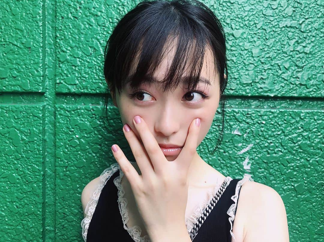 福原遥さんのインスタグラム写真 - (福原遥Instagram)「. 全部ピンクだ💅🏻💄 2枚目、花恋ちゃんに似てるって言われた！ ふふ❤ どう？  #花恋ちゃん教えて #ピンクメイク #VoCE」7月20日 17時50分 - haruka.f.official