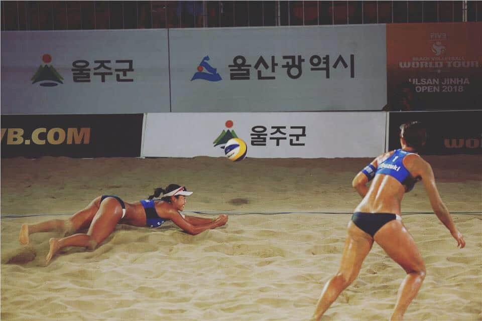 坂口佳穂さんのインスタグラム写真 - (坂口佳穂Instagram)「World tour 1star Ulsan Jinha open 🏐🇰🇷2 win today✌️ Tomorrow is the game from the round 2 of the tournament!  한국 요리 맛있는😋 ナイターでの練習はあるけど試合は初めてだった🕴🏿 #fivb#beachvolleyball#wt#korea#マイナビ#adidas#essクロスボウ#Cinecittà#kbsc」7月20日 21時42分 - s_ka_ho