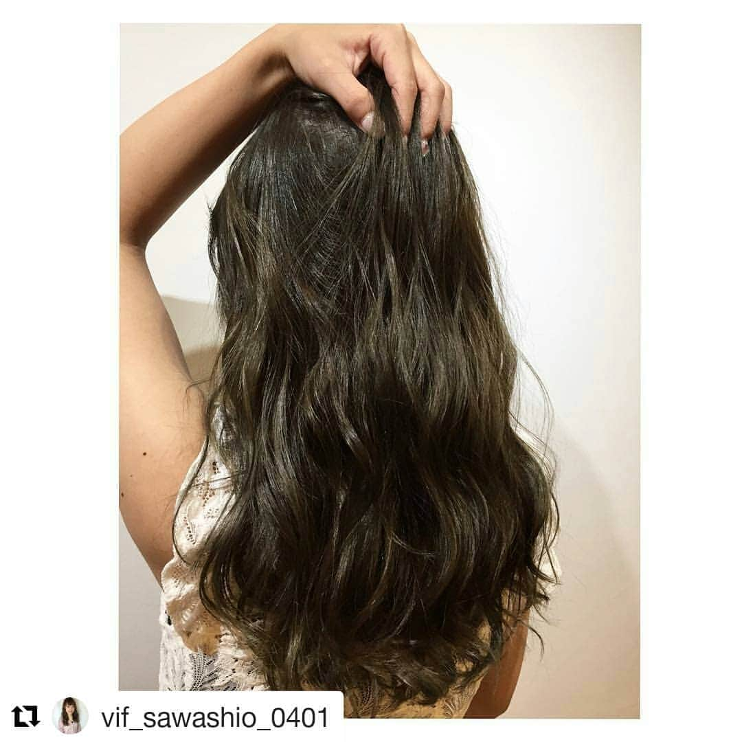 vif.unopulir 梅田茶屋町のインスタグラム：「#Repost @vif_sawashio_0401 (@get_repost) ・・・ . . vif by unopulir 【住所】大阪府大阪市北区茶屋町1-1共信梅田ビル6F 【TEL】0661367334 【営業時間】 . . 平日  11:00～20:00(カラー19:00・パーマ18:30) 土日祝  10:00～19:00(カラー18:00・パーマ17:30) 【Menu】 カット ￥4,320 カラー ￥6,480～ デジタルパーマ ￥10,800 トリートメント ￥3,240～ ヘッドスパ ￥1,620～  #vifbyunopulir  #茶屋町美容室vif  #vif4周年インスタキャンペーン #ヘアカラー #エヌドットカラー #アディクシーカラー #アッシュ #アッシュカラー #3Dカラー #グレー #グレージュ #外国人風 #梅田美容室 #茶屋町美容室  #ヘアスタイル #ヘアサロン #女性専用サロン」