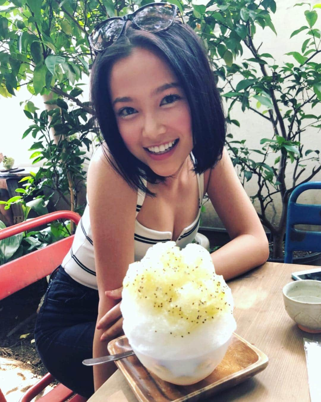 草刈麻有のインスタグラム：「🎐✨🍧」