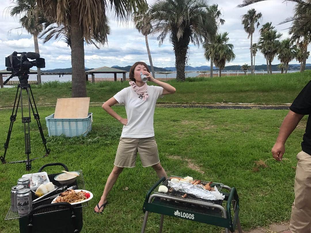 小雪さんのインスタグラム写真 - (小雪Instagram)「ドォーモロケで長崎県高島へ🏝 #高島 の海でシュノーケリングしてきました🐠🐡🐳🦀 初めての#シュノーケリング  楽しすぎました😆 海から上がって、BBQ🍖 そりゃー、こうなりますよね🤣🍺🍺🍺🍺🍺🍺🍺 7月24日(火)のドォーモで放送予定 #注:仕事です← #風呂上がりの牛乳的な🥛」7月21日 18時09分 - koyuki2