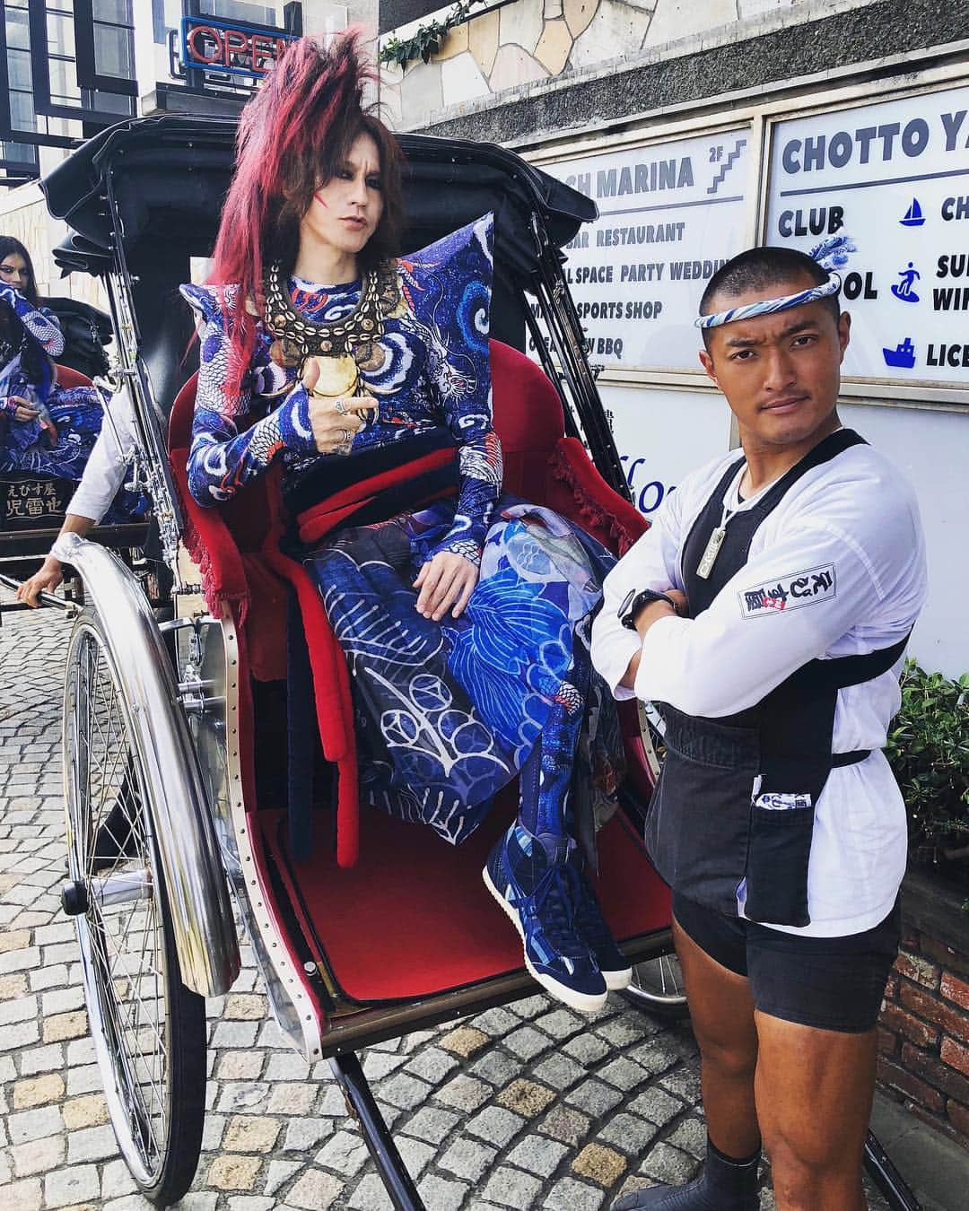 SUGIZOさんのインスタグラム写真 - (SUGIZOInstagram)「人生初の人力車 (￣ー￣)。」7月22日 1時12分 - sugizo_official