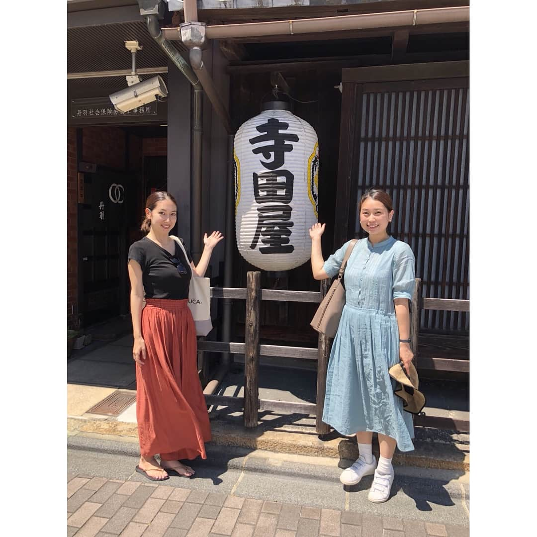 小林恵美さんのインスタグラム写真 - (小林恵美Instagram)「Day trip to Kyoto with @rekish_mikako  Thank you for showing us around, @10com_nj 😉❤️ #伏見稲荷 #そば処京乃四季 #寺田屋 #市比賣神社 #岡崎神社 #茂庵 #鴨川 #再び伏見稲荷 #知らないと絶対行けない茂庵っていうカフェぜひ行ってみてほしい🌳🌳🌳」7月21日 22時03分 - emichan0101