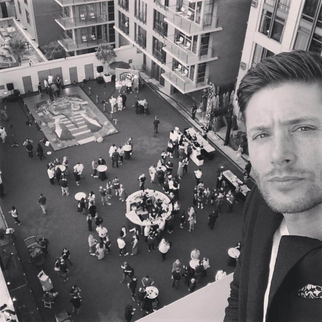 ジェンセン・アクレスさんのインスタグラム写真 - (ジェンセン・アクレスInstagram)「Descending on #sdcc2018」7月22日 9時53分 - jensenackles