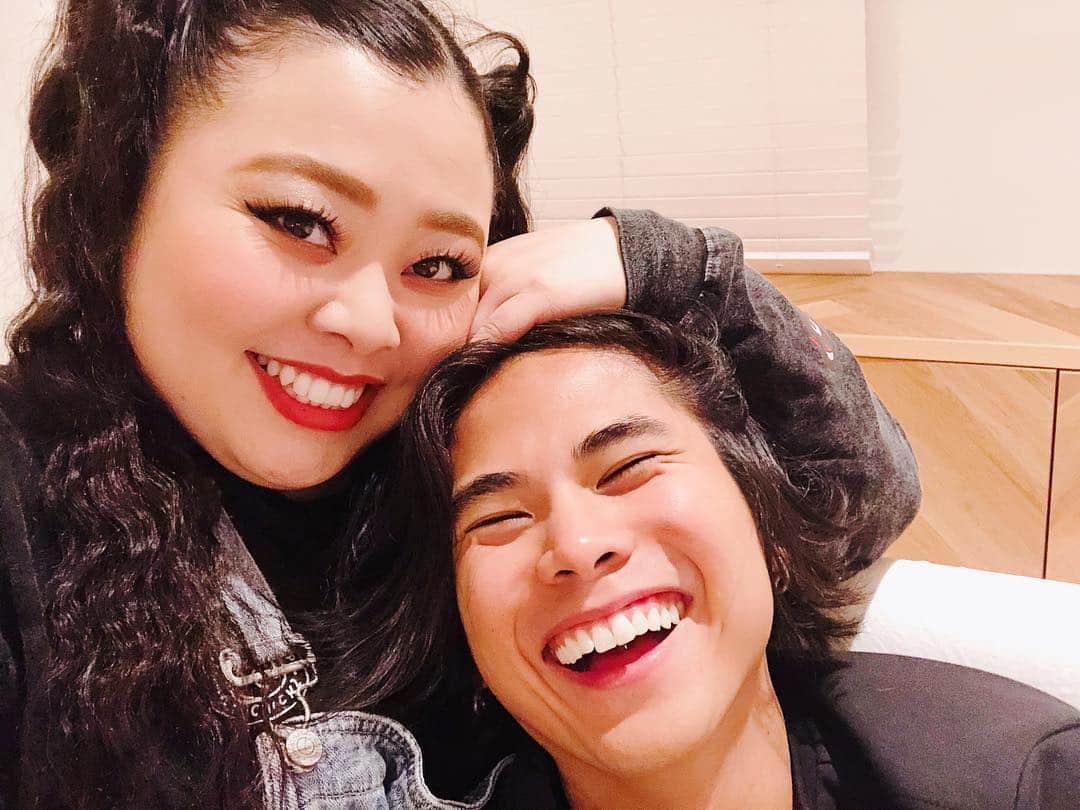 稲木ジョージのインスタグラム：「My muse @watanabenaomi703 🗽❤️ You inspire me every single day ❤️ 直美たんと同棲生活終わって寂しいなー😵😵 おっぱい枕して甘えてみたお🤱👶」