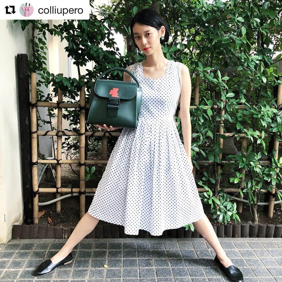 ZUCCa official Instagramさんのインスタグラム写真 - (ZUCCa official InstagramInstagram)「💚💚💚 #Repost @colliupero with @get_repost ・・・ 💚👜💚 ・ ・ #cabanedezucca #30BAGSDECORATION #zucca30th #bucklebag カスタムしたバッグは8/7まで展示・販売されています👜💚」7月22日 16時46分 - zucca_official