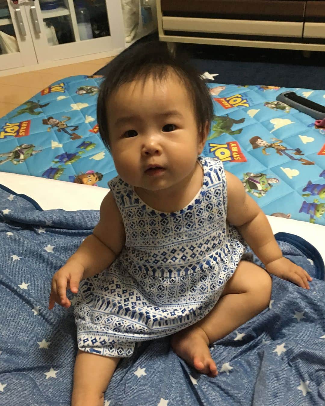 石塚祐輔さんのインスタグラム写真 - (石塚祐輔Instagram)「9 month anniversary‼︎ 7/21で９ヶ月になりました^ ^ 日に日にヤンチャになってく娘をみて…楽しくなってる親父です。 たくさんの人に可愛がられ…ハッピーに過ごしております🙇✨ これからも、親父頑張るぞー🙋🏽‍♂️ みなさんに感謝。 #陽向葵 #ひなた #９ヶ月 #7月21日 #感謝」7月22日 21時26分 - yusuke_ishitsuka3939