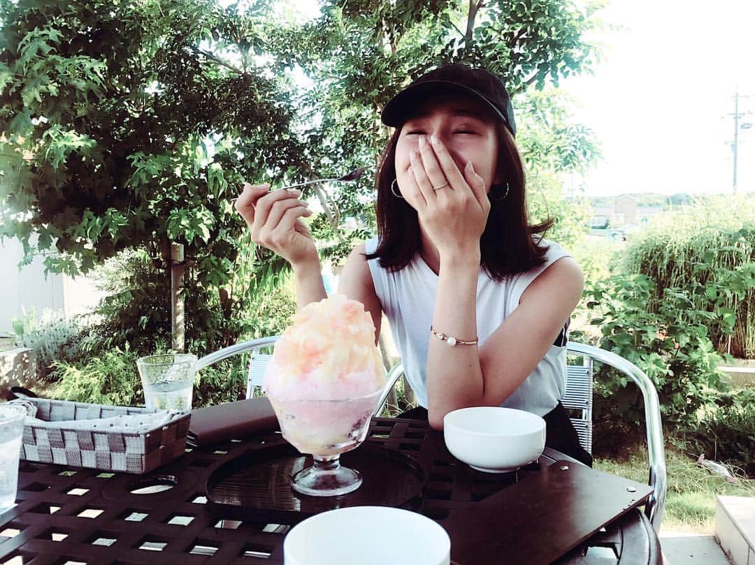 石川理咲子さんのインスタグラム写真 - (石川理咲子Instagram)「#カキ氷 #ご満悦な様子  美味しくてしあわせ〜🤤🤤🤤笑」7月22日 21時54分 - rsk_0315