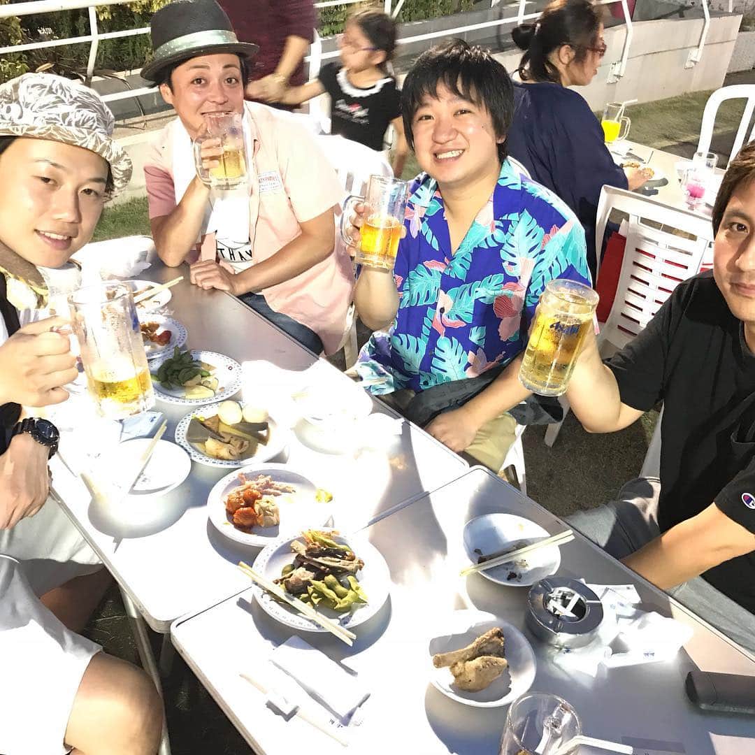 のインスタグラム：「夏の思い出。ビアガーデン。ビール。大阪。よしもと。最高。めっちゃ楽しかったです！！ #見取り図 #リリー さん #デルマパンゲ #広木 さん #松浦 さん #夏 #ビアガーデン #上本町 #ビール #平成最後の夏 #今日は4時間やったけど昔は6時間はおったなぁ」
