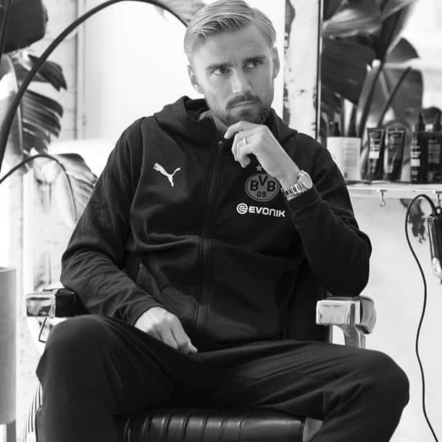 マルセル・シュメルツァーのインスタグラム：「#bvb #usa #chicago #barbershop #QandA」