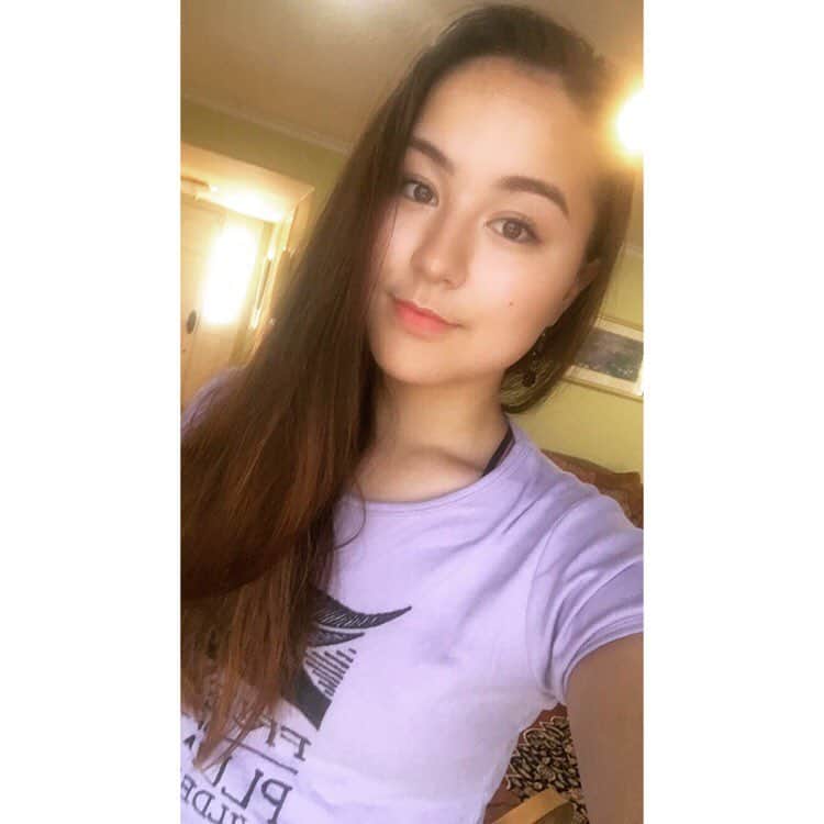 ミコ・フォガティのインスタグラム：「#selfiesunday ♥️ What did you guys do over the weekend?」