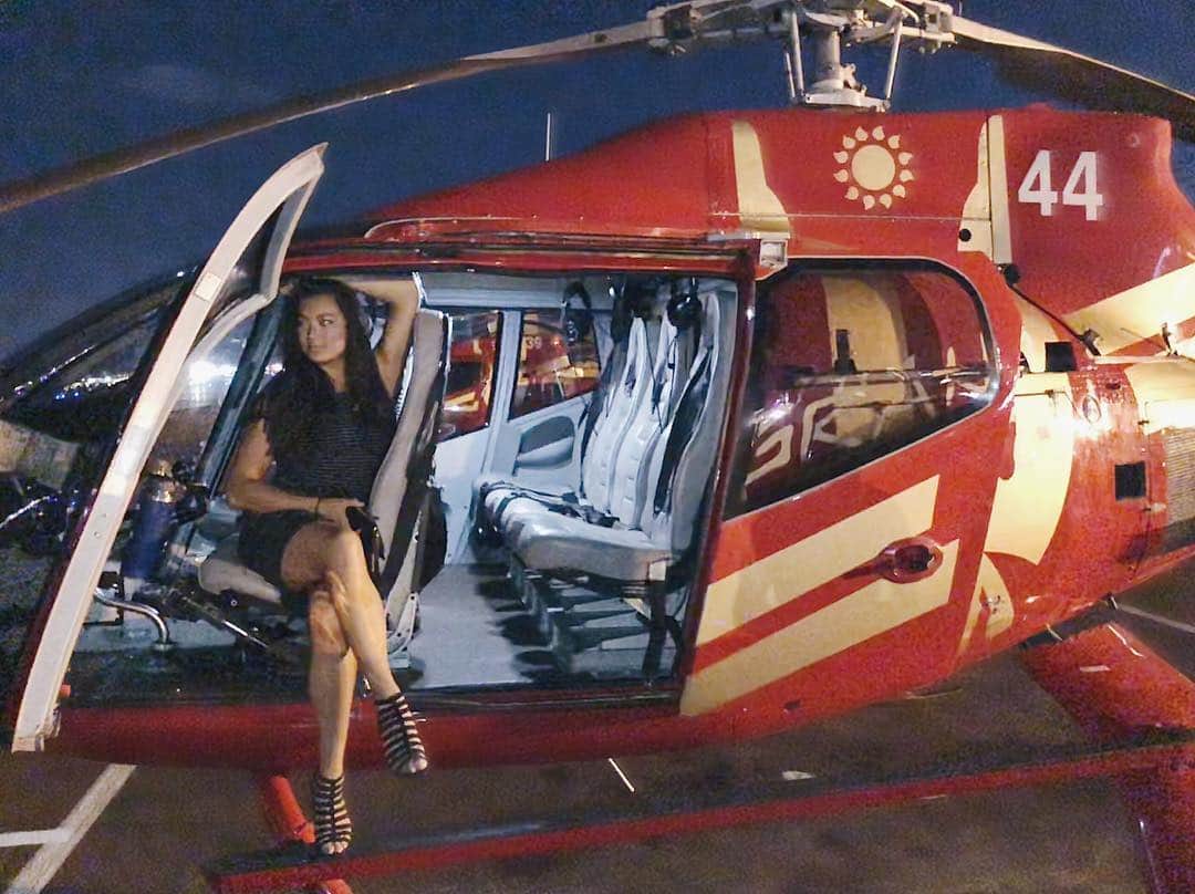 のインスタグラム：「Your Lyft awaits 🚁 . . . . . #Vegas#LasVegas#travel#helicopter#night#fly#adventure#ラスベガス#ヘリコプター」