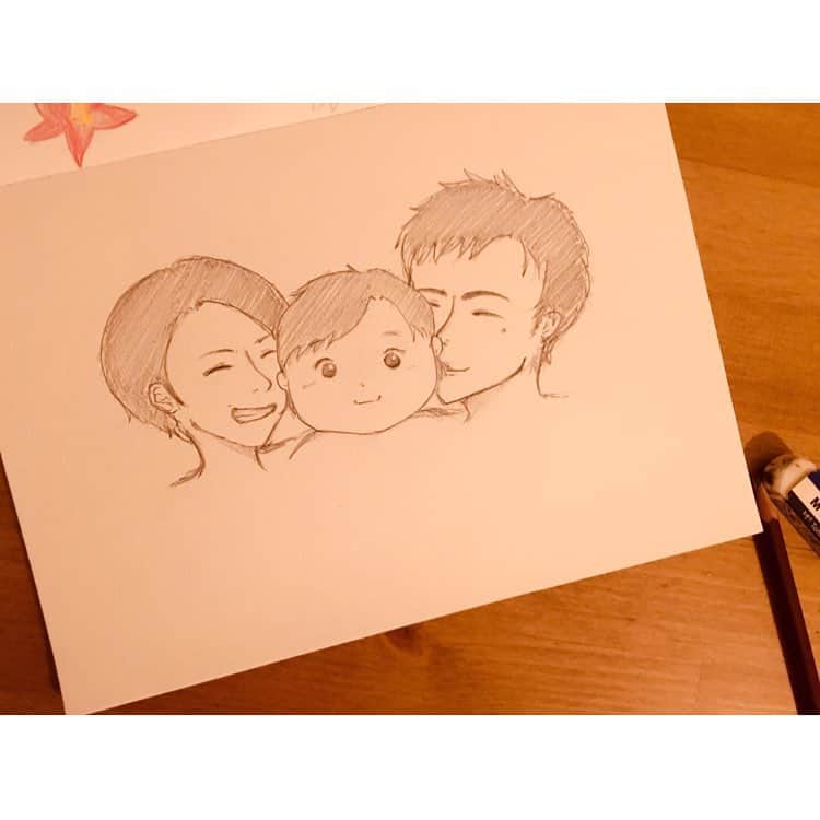 宮坂桃子のインスタグラム：「いつまでも笑顔で☺️ #早いもので娘は10カ月になりました #ちょっと前だったけど #子供の成長は早いと言うけれど #自分たちも同じだけ年取ってる #毎日大切に過ごそう 🤗」