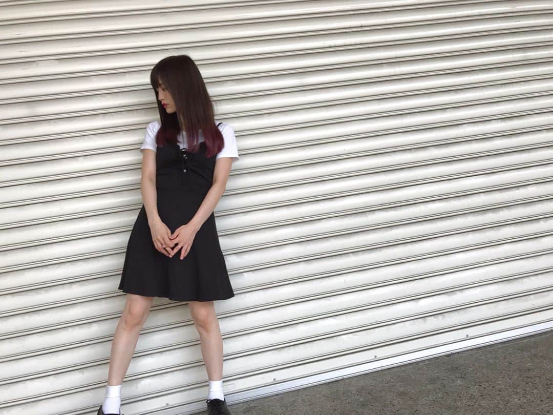 山本彩さんのインスタグラム写真 - (山本彩Instagram)「7/22...🤝✌️💜 . #ootd #fashion #ワンピース」7月23日 18時49分 - sayaka__714