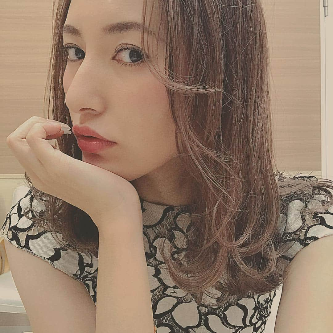 松本リコさんのインスタグラム写真 - (松本リコInstagram)「・ ・ ・ ・ うちAB型やから、変わってるよ？笑 ・ ・ ・ #japanesegirl #japangirl  #japanesemodel #japanmodel #yahoo #お洒落 #インスタグラマー  #インフルエンサー #撮影 #ハーフ顔 #ハーフモデル #fashion #通販モデル #ファッション #楽天 #通販」7月24日 0時21分 - rico.matsumoto