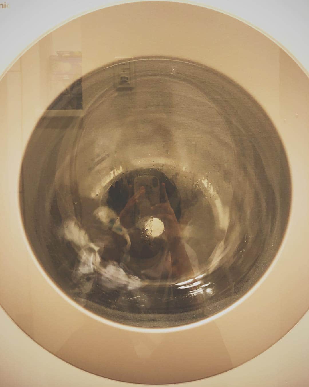 Yurinさんのインスタグラム写真 - (YurinInstagram)「なぜひとは洗濯機がまわるのを延々とみてしまうのか」7月24日 2時41分 - yrn03m