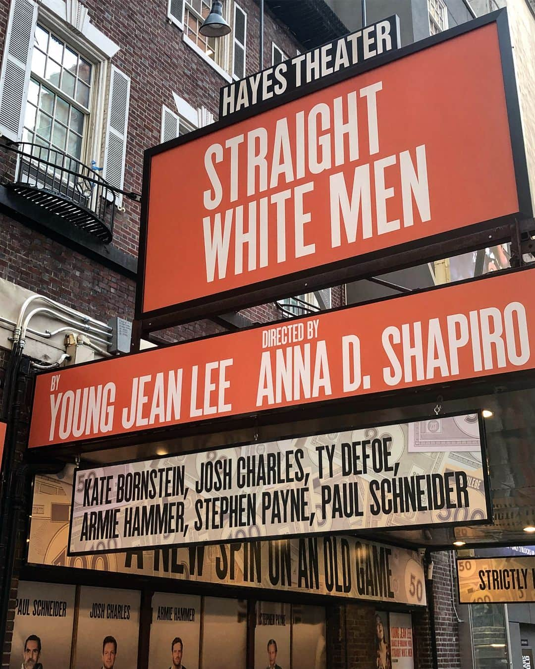 ジェリー・ブラッカイマーのインスタグラム：「Was also able to see @armiehammer on Broadway in ‘Straight White Men.’ Funny and emotional. Armie is a must-see. Congratulations to the cast and creative team.」