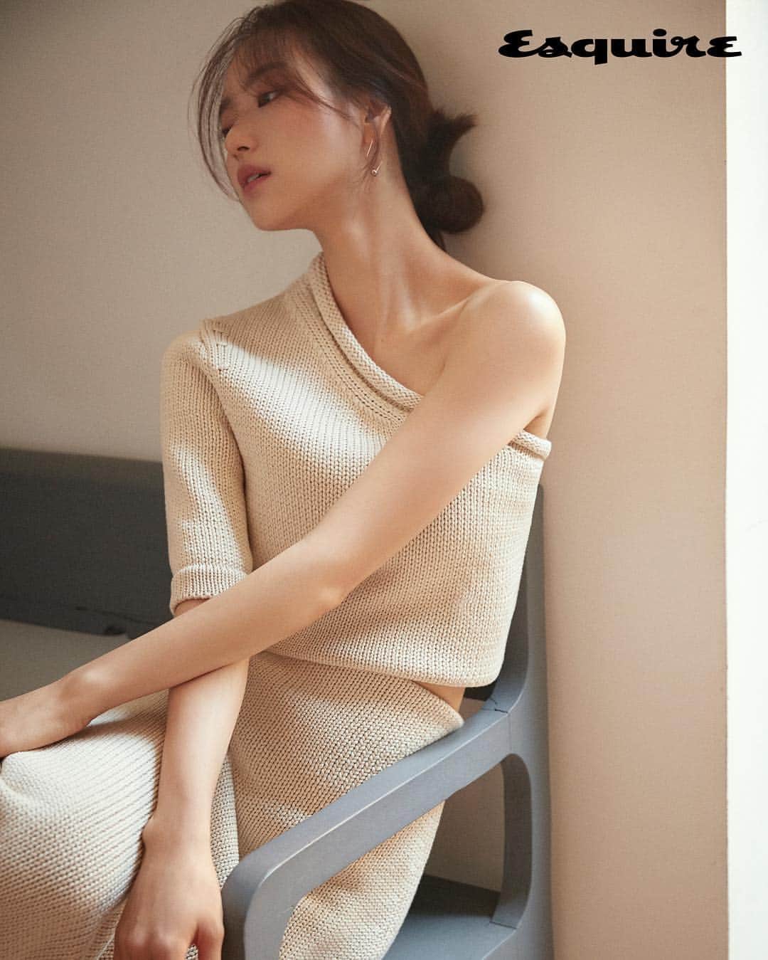 ウォン・ジナさんのインスタグラム写真 - (ウォン・ジナInstagram)「@esquire.korea」7月24日 13時12分 - j0i3n2a9