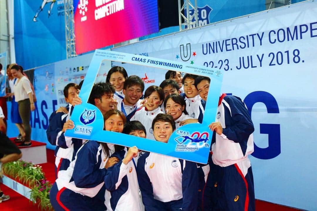 藤巻紗月のインスタグラム：「🏊🏻‍♂️🇯🇵🇷🇸✈️🇷🇸🇯🇵❤️🏊🏻‍♀️ 日本に帰ってきました！ たくさんのご声援ありがとうございました。 ○50AP 17.29(best+0.11)6位 ○100×4SFリレー 2.51.75(42.35)4位  ５月の日本選手権後から、たくさんの人の支えがあって、大幅なフォーム修正などなど取り組んできました。そして、この2年間なかなか良い記録が出せずに苦しんでいましたが、ようやく、何とかまともなレースができる所まで感覚を戻すことができました！！ まだまだ満足できる結果ではないけど、確実にいい方向に向かっていると信じて、ここからまた頑張っていきます👍🏽」