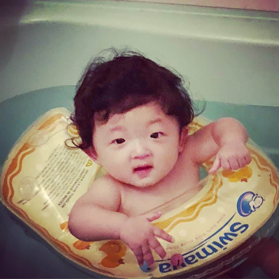 中村獅童さんのインスタグラム写真 - (中村獅童Instagram)「新しい浮き輪。 #浮き輪大好き❤ #陽喜」7月24日 23時08分 - shido_nakamura