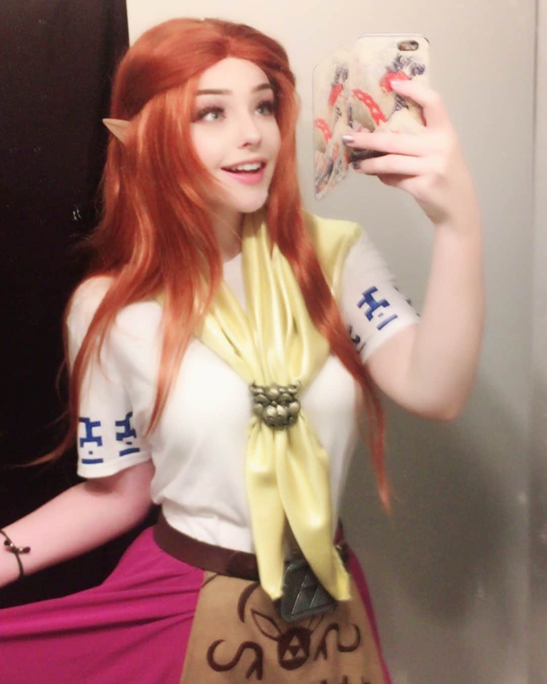 Nicole Eevee Davisさんのインスタグラム写真 - (Nicole Eevee DavisInstagram)「A preview of my Malon cosplay from Legend of Zelda Ocarina of Time 🌾🐮 doing a professional shoot of this tomorrow and I’m very excited ♡ everything is mostly put together except I need to cut and style the wig a bit more to match her bangs and I need to find a way to add the rest of the vinyl pattern to the skirt, if you guys have any suggestions on how to accomplish that let me know 🤔 but other than this here the finished product of the secret cosplay I’ve been working on! Malon was always my favorite ship with Link in OoT, I love Saria too but unfortunately he could never be with her being a sage and all so I’ve always had a soft spot for this beautiful farm girl 💕 I added the second video because the timing was too perfect 😂 the Triforce buckle falls off my belt as “BYE” is shouted in the background •Hair from @Feshfen •costume by me and @doondamaster •ears and brooch from Esty (MadhouseStudioFX and AnimeGeer)  #legendOfZelda #Malon #Cosplay #OcarinaOfTime」7月25日 10時42分 - eeveedavis
