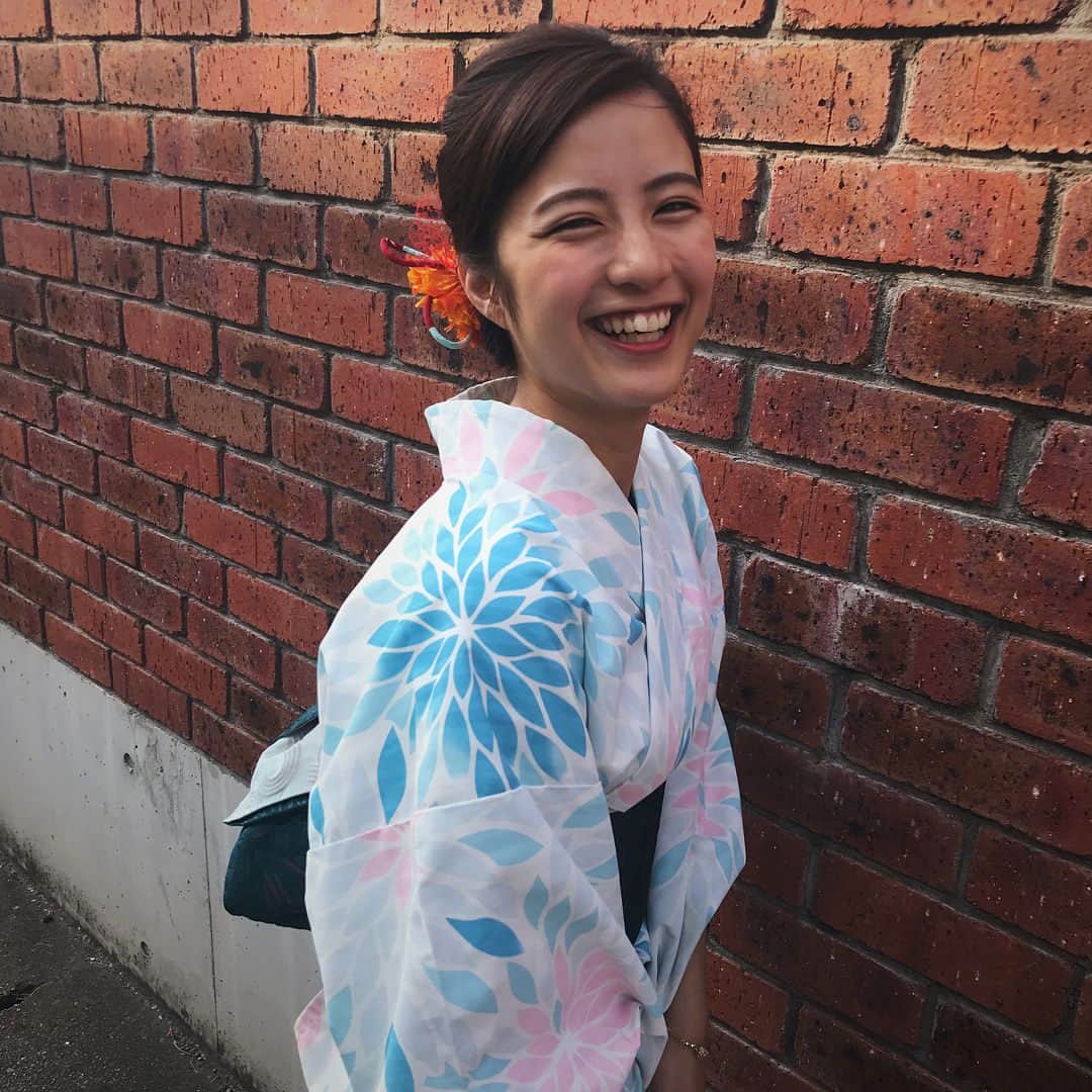 えのきさりなのインスタグラム：「. 2018年初花火 人生初の白系浴衣 意外と好評で嬉しい限りです  #花火 #鎌倉 #祭り #夏 #浴衣」