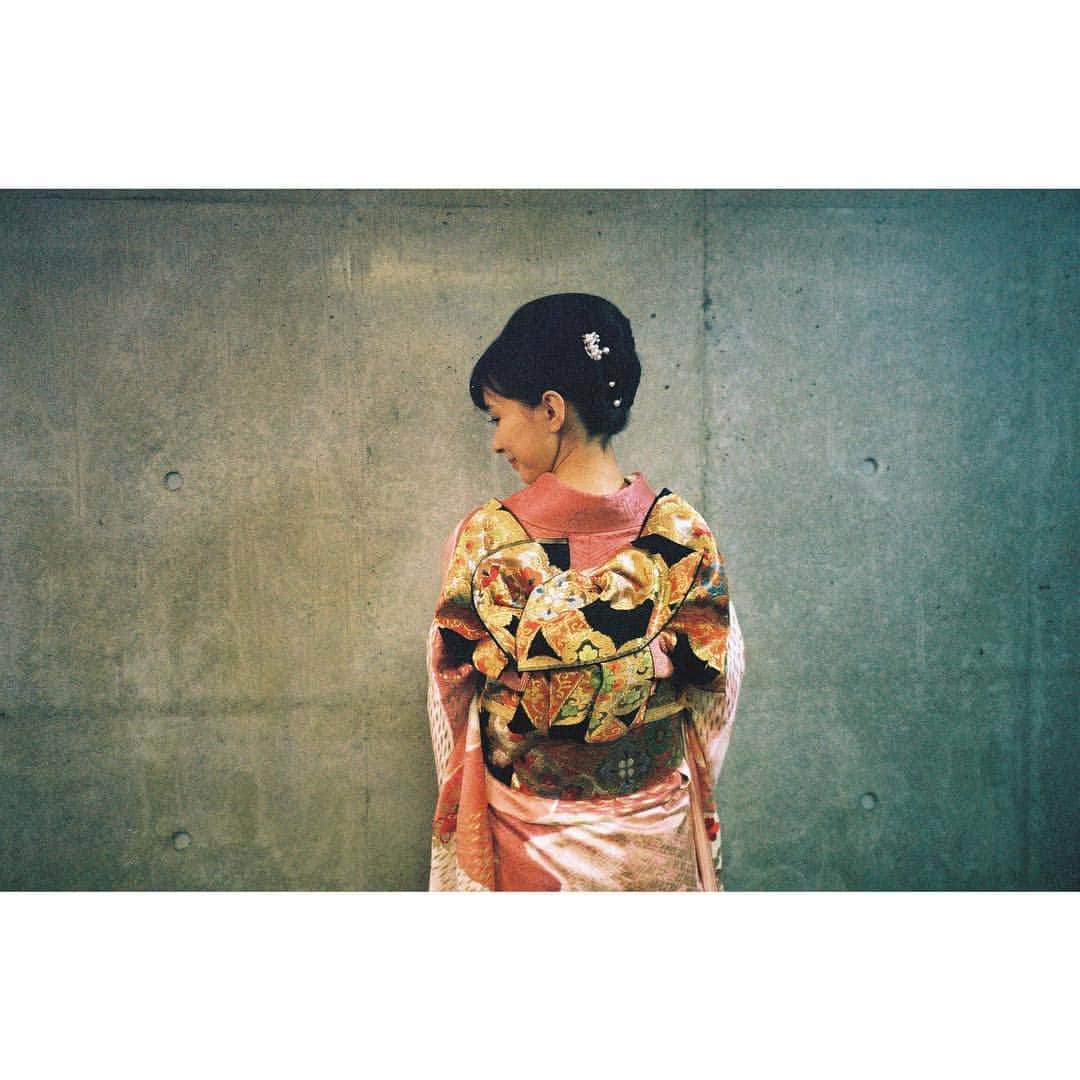 芳根京子さんのインスタグラム写真 - (芳根京子Instagram)「成人式が懐かしいなぁ。  #film #高嶺の花 #振袖」7月25日 14時24分 - yoshinekyoko