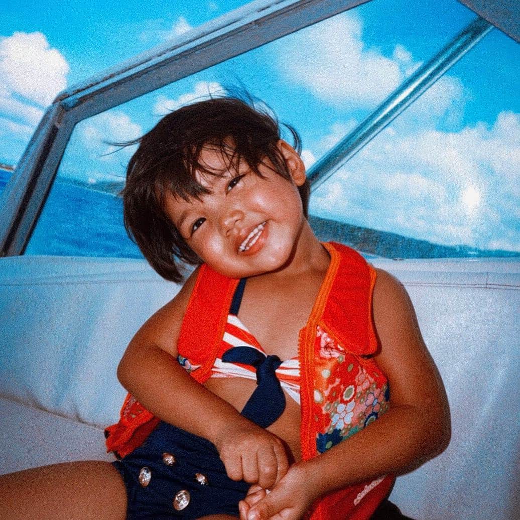 山本”KID”徳郁のインスタグラム：「常夏娘🌴なんか懐かしい感じ。」