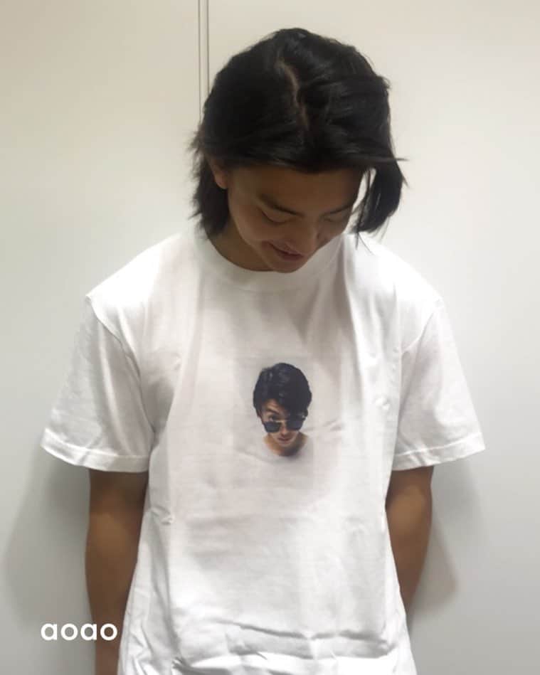 伊藤健太郎のインスタグラム：「‪『G  健太郎』写真展 -改めまして、伊藤健太郎です。- ‬ ‪. ‪@aoao_tt_ ‬ #aoao ‪#伊藤健太郎 ‬ ‪#G健太郎 ‬ ‪#写真展  #改めまして伊藤健太郎です ‬ ‪#PARCOART ‬ #birthdaycharity」