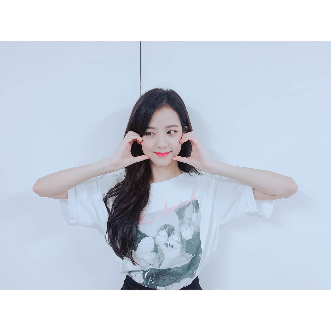 ジスさんのインスタグラム写真 - (ジスInstagram)「#BLINK 사랑해요🌸💖」7月26日 0時15分 - sooyaaa__