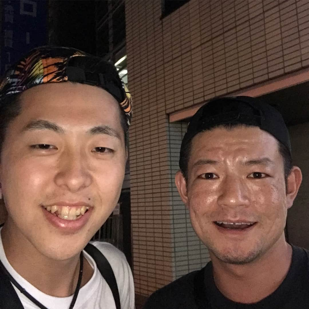 ゆうへいさんのインスタグラム写真 - (ゆうへいInstagram)「みつあみありがとうございました。今日はやたら同期と会ったよ。みつあみの打ち上げ終わってホテルに向かってたらヤマゲン居たよ。これは凄いよ。なので1番よく会う見取り図は3ショットだよ。  #キャスケット」7月26日 0時38分 - tachianija