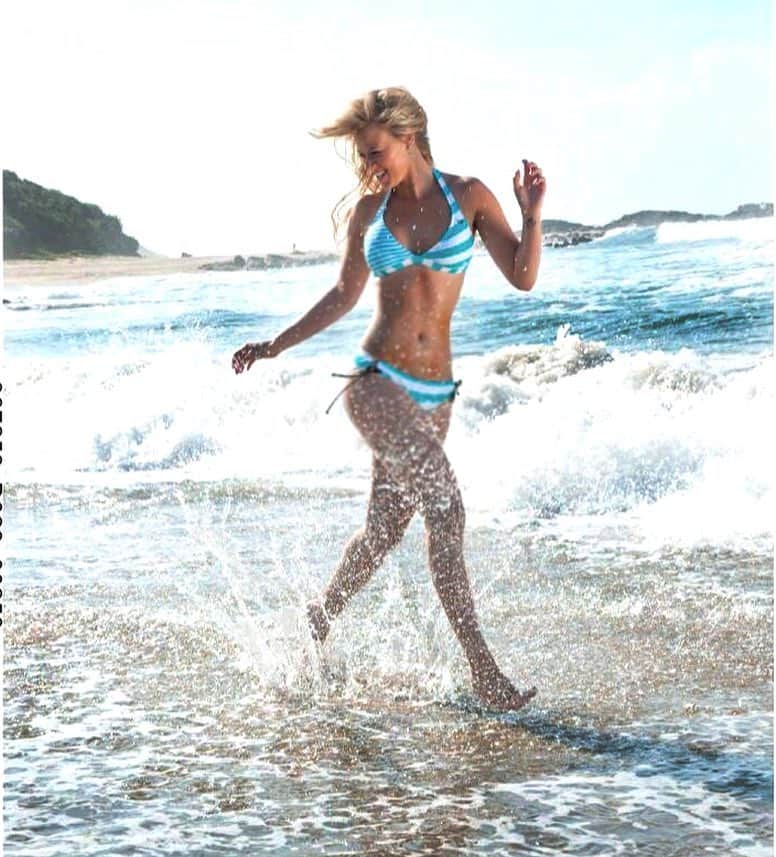 のインスタグラム：「That wildness inside you – where the salt in your bones moves like the tide and you loosen your grip on the earth –  don’t run from that wildness  #Happy #Wednesday #Beautiful #People  #love and #light  #wild #ocean #waves #sea #free #life #girl #Roxy #bikini #earth #nature #beach #sun #travel #southafrica #run #dance #laugh #memories #bluecrush2 @loveaprilgreen」