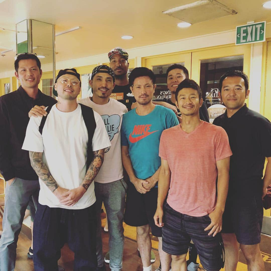 仲西淳のインスタグラム：「bj league reunion! このメンバーは楽しい事いっぱいでしたね！ 今では皆んないい感じに歳を重ねてきましたね^ ^  レジーだけ現役🏀 頑張れレジー！  #LA #東京アパッチ #高松ファイブアローズ #滋賀レイクスターズ #ライジング福岡 #島根スサノオマジック #埼玉ブロンコス #大分ヒートデビルズ #京都ハンナリーズ #浜松OSGフェニックス #大阪エヴェッサ #岩手ビッグブルズ」