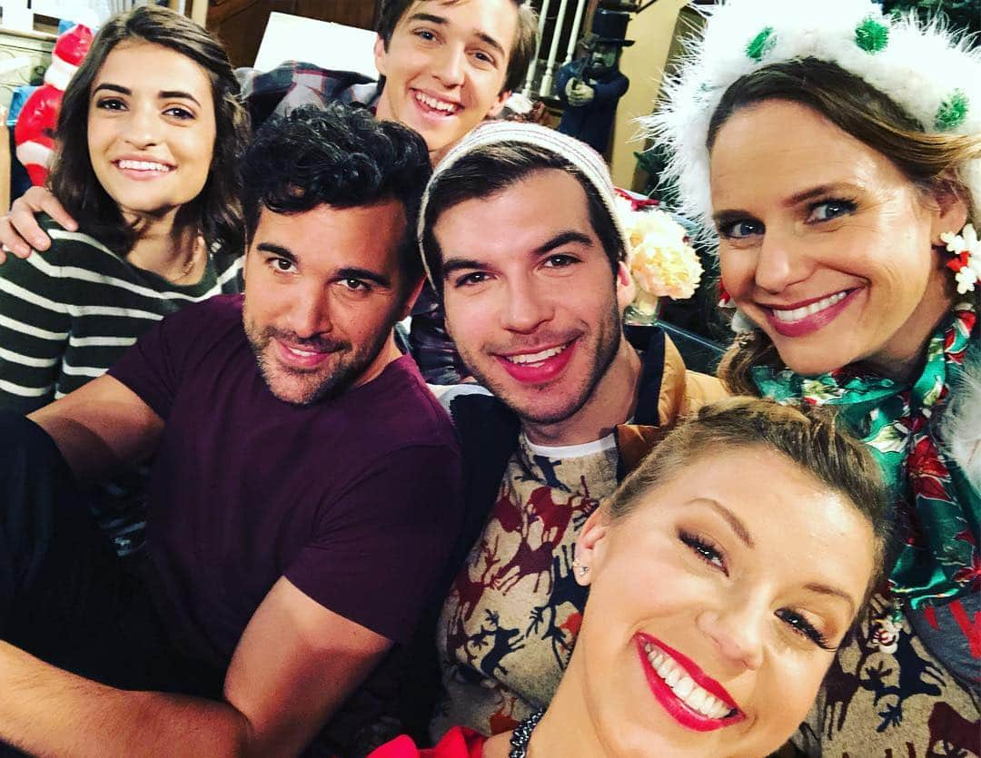 ジョディ・スウィーティンさんのインスタグラム写真 - (ジョディ・スウィーティンInstagram)「More Christmas in July! But more importantly... Happy Birthday @juanpablodipace !! I don’t think I can properly say how crazy talented, wonderful, hilarious and amazing you are! I just hope you know, we’re so happy you’re part of our family now! And once you’re “in”... that’s it. You’re one of us now! Haha! Xoxo」7月26日 9時15分 - jodiesweetin