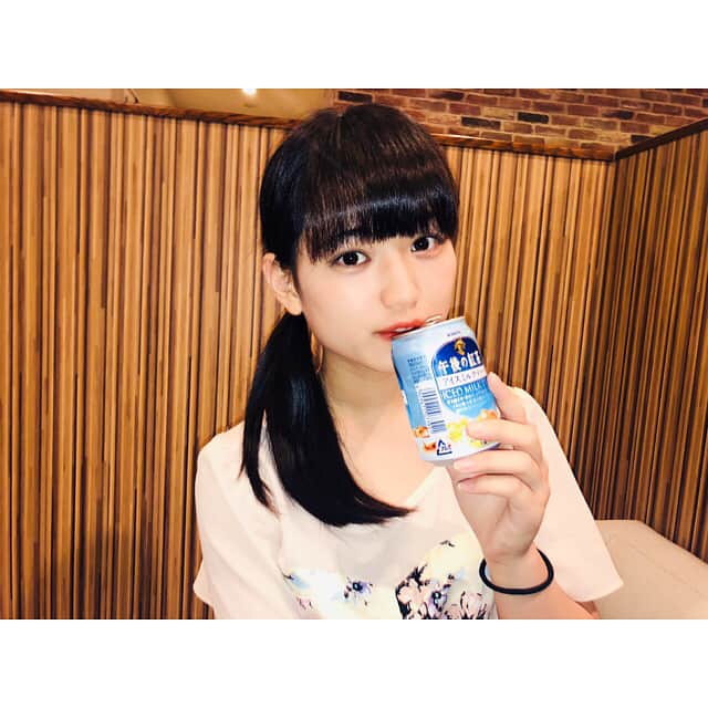 滝口きららのインスタグラム：「一杯どうです？  #ミルクティーダヨ #滝口きらら #ゑんら」