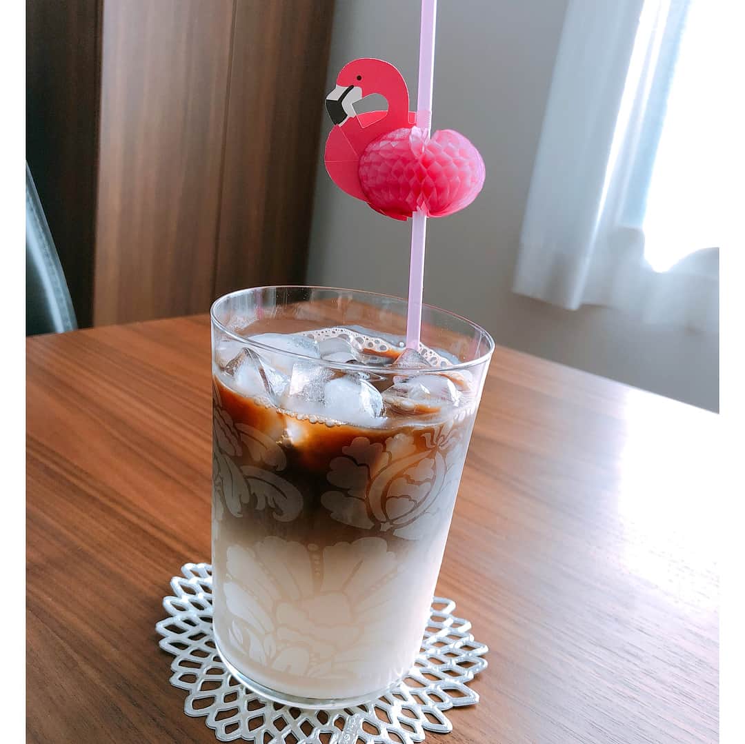 渡辺美奈代さんのインスタグラム写真 - (渡辺美奈代Instagram)「ソイラテ  #豆乳 #フラミンゴ #tea time #pink #渡辺美奈代 #Minayo Watanabe」7月26日 13時19分 - watanabe_minayo