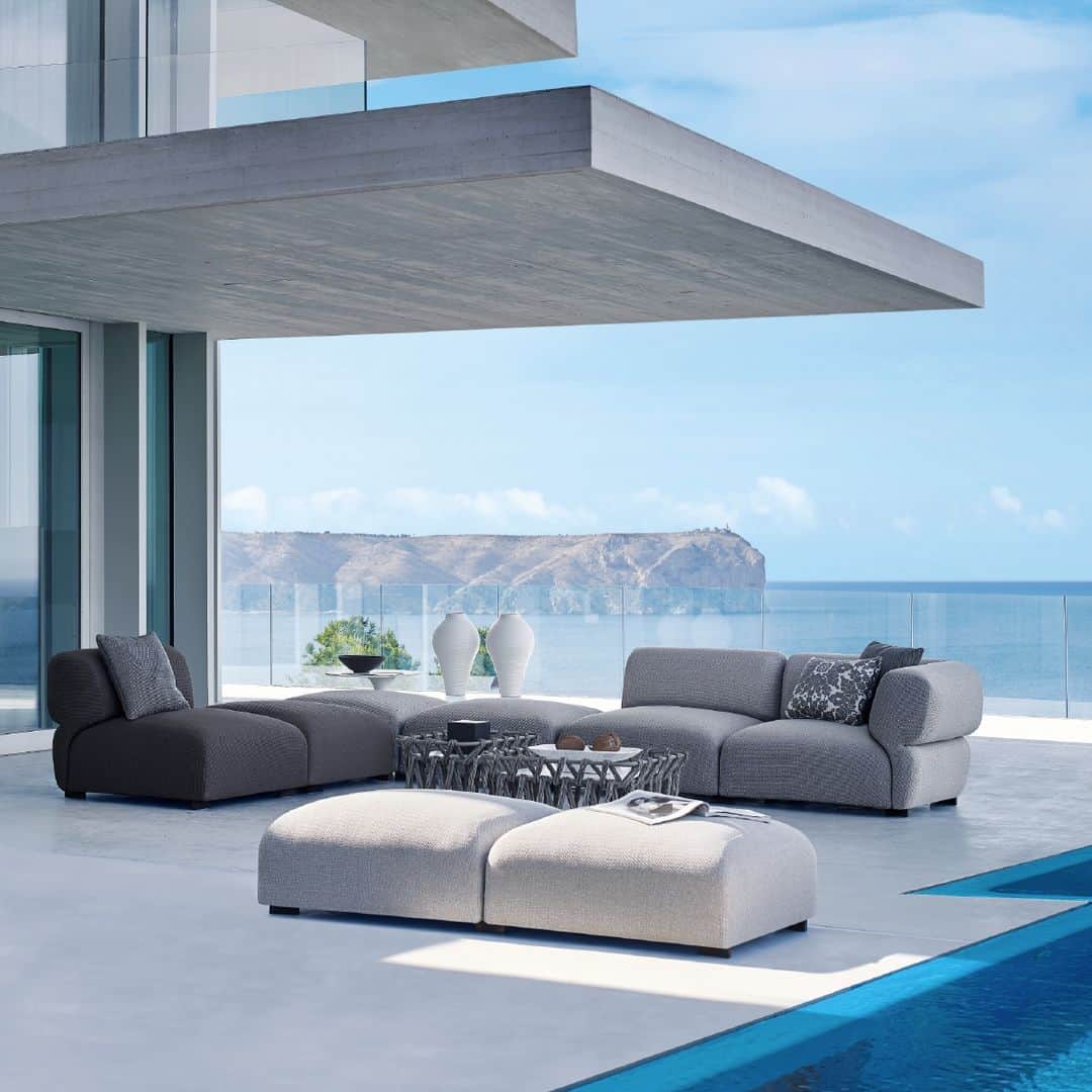 B&B Italiaさんのインスタグラム写真 - (B&B ItaliaInstagram)「One of nature’s most beautiful and exquisite creatures, the butterfly spreads its wings with perfect symmetry ready to take flight. The Butterfly outdoor seating system by Patricia Urquiola. #bebitalia #bothanica #sofa #butterfly #butterflysofa #patriciaurquiola #furniture #furnituredesign #design #outdoor #outdoordesign #colours #blue #nature #summer」7月27日 1時09分 - bebitalia