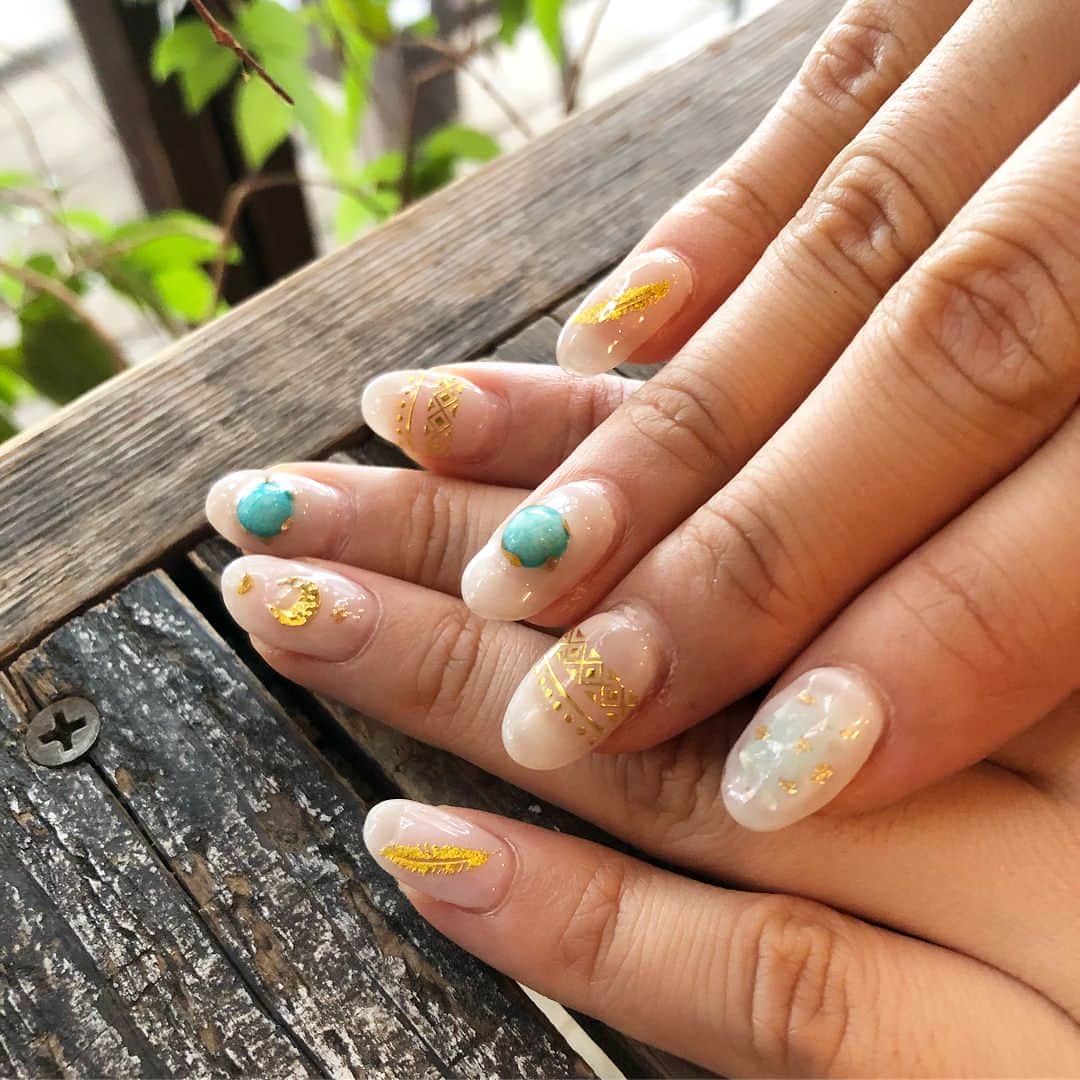 木浪しほのインスタグラム：「🆕💅💅💅💅🆕 、 思いっきり夏らしく😎🌴 乳白色×ゴールドすごくすき♡ ブルーが良いアクセント♡ 、 チークネイル初めてやったけど、これまたかわいい♡ 、 ターコイズっぽいストーンも◎💕 、 #きなネイル#セルフネイル#セルフネイラー#ジェルネイル#フットネイル#夏ネイル#2018夏ネイル #カラフルマーブル#夏ネイル#selfnail #gelnail#summernails #turquoise#チークネイル#cheeknail#summer# #乳白色#乳白色ネイル #ターコイズネイル #エスニックネイル#ネイルシール#」