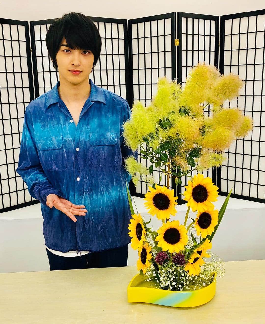 横浜流星さんのインスタグラム写真 - (横浜流星Instagram)「summer yellow Special！！ #プレバト #見てくれてありがとう #生け花の結果は #最下位でした。 #でも才能なしではない #皆さんが #和な題名なのに #おれのやつだけ #summer yellow Special笑」7月27日 12時10分 - ryuseiyokohama_official