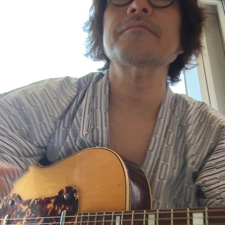トータス松本のインスタグラム：「FUJI ROCK FESTIVAL’18 今年もよろしく！ #fujirockfestival #今年も来れた #root17rocknrollorchestra #明日は #ひさびさの #弾き語り #楽しんでね #みなさん」