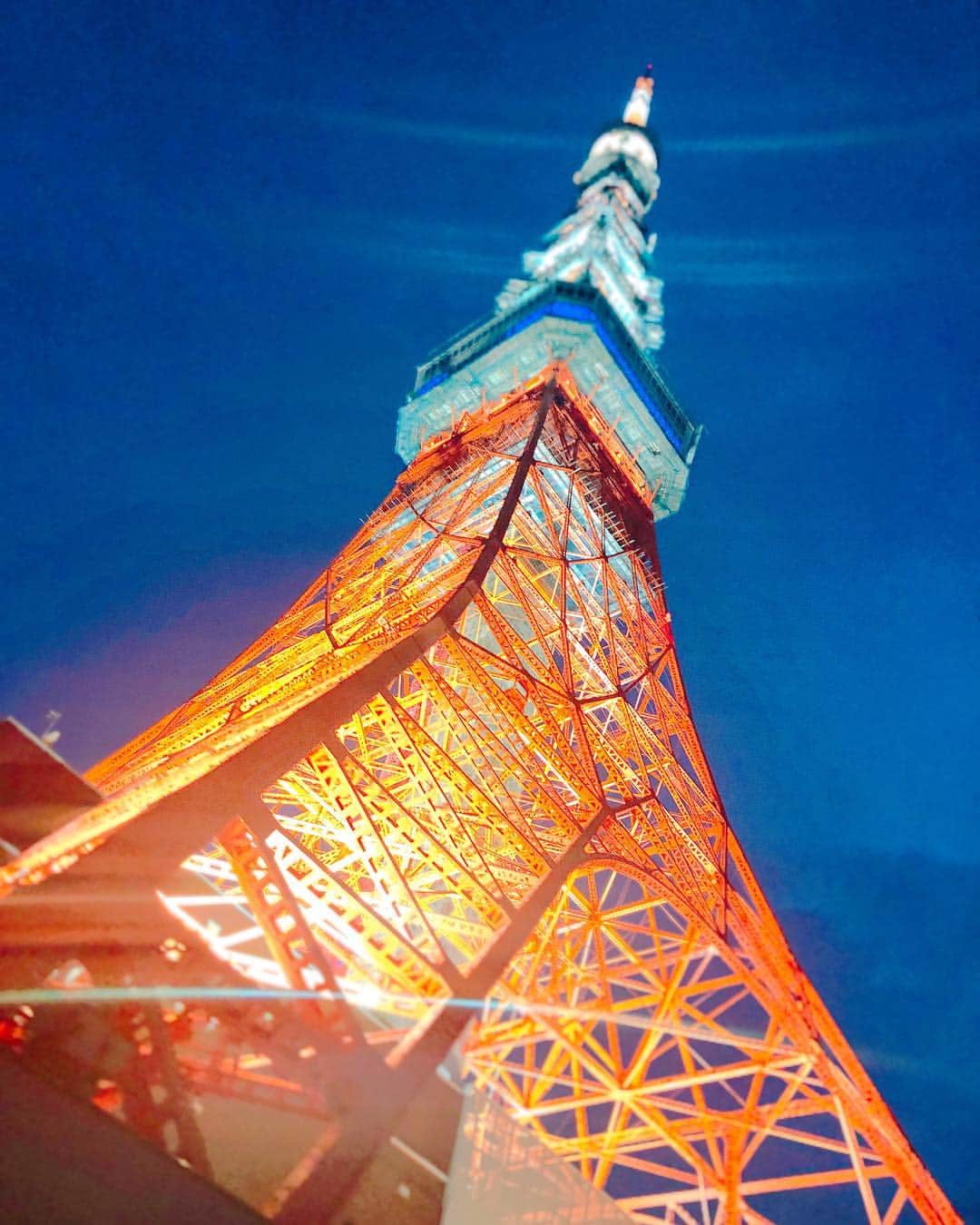 三輪晴香さんのインスタグラム写真 - (三輪晴香Instagram)「今日の見た東京タワーはまた少し違って見えました。 明日もいい日になりますように…☆彡 #tokyo  #今日に感謝して  #gn」7月27日 23時40分 - miwamiwa4010