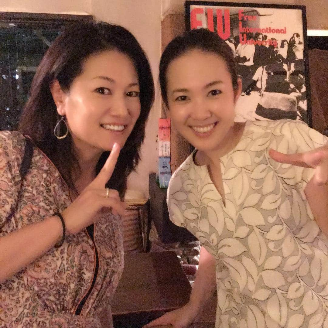 岡安弥生さんのインスタグラム写真 - (岡安弥生Instagram)「百合ちゃんと幸せな金曜の夜。 #高畑百合子アナ#癒し#金曜日の夜 #幸せ#大笑い#弾丸トーク#久々#六本木#居酒屋#カフェ#はしご」7月28日 4時26分 - yayoin3