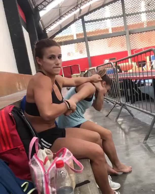 ジャジ・バルボサのインスタグラム：「Só amor ❤️✌🏻🤪 @flavialopessaraiva」
