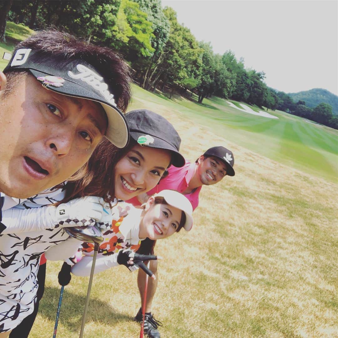 武田訓佳さんのインスタグラム写真 - (武田訓佳Instagram)「やりました。 とっちゃいました。 ・ 初。 ばーでー。 ・ ・ すんごーくゆる楽しい空間を創りあげてくださった先輩方に感謝❤️ 岩本さんとは初ゴルフでした♪♪ バディ女の称号いただきました🙈💓 嬉しすぎ。幸。 ・ これ100切るんじゃないか説をぶち壊すビッグイニング😂 しばらくテーマは「集中」でいきたいと思います😤 最終ホール、鬼門。 ・ 暑すぎてこの時期は着替え必須ね。 前半も後半も#loudmouth のワンピース👗💛 なんせ着心地🙆🏻‍♀️🙆🏻‍♀️🙆🏻‍♀️ ・ ・ #golf #ゴルフ #ゴルフ女子 #ゴルフ動画 #ゴルフウェア #loudmouth  #人生初 #バーディー #バディ女 #まさかの #動画 #岩本さん撮ってくださってた #感謝  #自撮り #精度上がってる #カメラ目線するやん #と言われ言い訳するも #確かにめちゃカメラ目線してる #爆 #恥  #最終ホール #2桁安打 #いやエラーか #ビッグイニング #109 #でもさでもさ #落ち着いてきたよ #そろそろ #ベスト更新 #狙おうね」7月28日 7時53分 - kunika0117