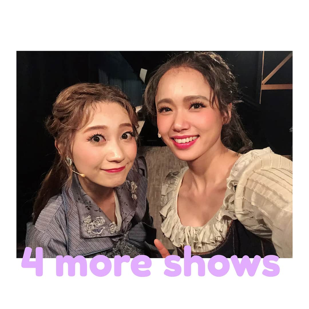 ソニンさんのインスタグラム写真 - (ソニンInstagram)「. #1789バスティーユの恋人たち  #カウントダウン #ソニンと素敵な仲間たち . オランプ役 #神田沙也加 ちゃん (オランプとソレーヌが？💓のテイw 劇中ではあり得ない事しようとのサーヤ提案から何故かw) 🎀ヴァンパイアからの1789初演再演と共演していますが、急速に大人に成長していったサーヤを感じていて、お姉さん気分でしみじみ。私とは全く違う人種ではあるけど、同じ歌手出身として今舞台という場所でこうして自分の居場所として活躍されてること、勝手に仲間意識を持っています。これからも活躍応援してるしまた再会したい。 . オランプ役 #夢咲ねね ちゃん (普通に仲良し写真w) 🌸ねねは本当に天然で心がひねくれてなくて、とっても話しやすいの。笑 そして決して憎まれない、とっても愛らしいキャラクターだから本当に可愛くてみんなに愛されています。沢山癒されました♡いつもありがとうマイラブ。 . マリーアントワネット役 #龍真咲 さん (ぶっ飛んでいますが📸ぶっ飛びウェルカムらしいのでよろしくお願いしますw) 👑今回再演から参加のまゆゆ(て呼んでます)は初めっからフレンドリーですぐ仲良くなっちゃった。本当に面白いし優しいし、この間までロナンやってたとは思えないほど可愛いし。サバサバしているから気使わなくてとても心地よい存在でした。やっぱりトップの方々というのは余裕というものがあるのですかね。🤔✨同い歳として、リカさん然り、学ぶことが多い尊敬できるマリー2人でした。 . フェルゼン役 #広瀬友祐 くん (フェルゼンのマントからひょっこりはん！ヒロ案だからねw) 🗡ヒロとは全く絡まないし会わないしですが、実は私の実兄に空気感が似ていまして、勝手に親しみを持っているの。おとなしい風に見えて、ボソッと面白い事やくだらない事言っておちょけてるし、悲しみの報いのリハ中ずっと隣で同じことばっかり言ってるし、結構ツボなんです。出来るなら次は彼と絡みのある役で共演してみたい。再演のフェルゼンは更に痺れましたね。 . #残り4公演 #108公演目 #7月28日12時公演お待ちしております」7月28日 9時19分 - sonim_official