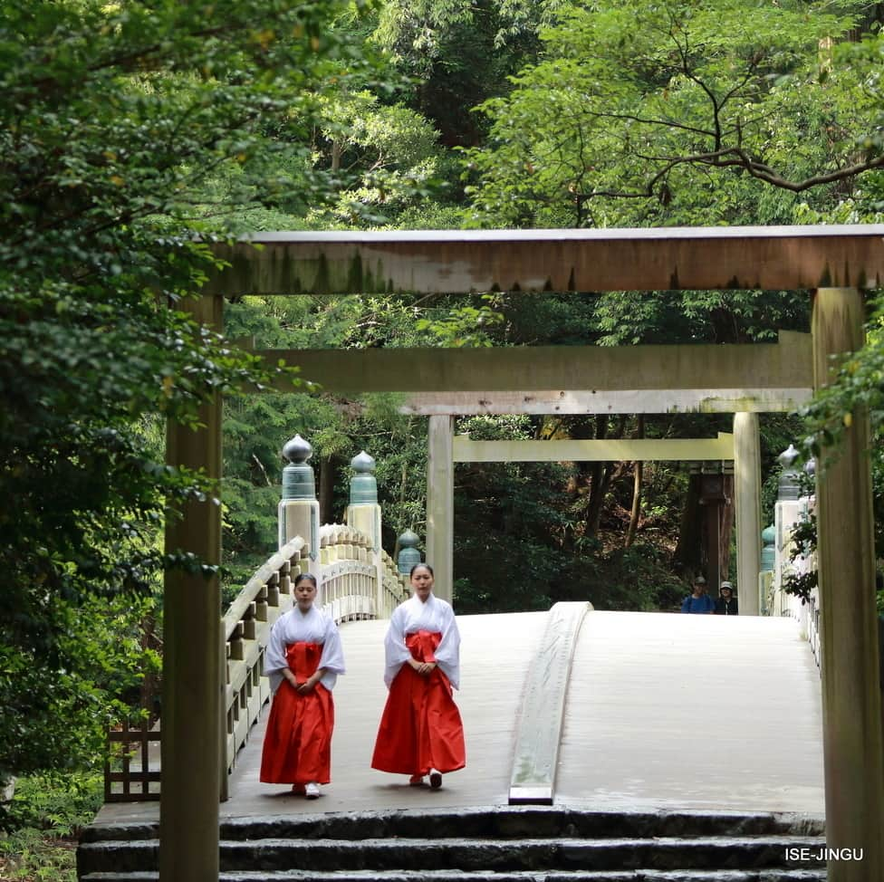 伊勢神宮さんのインスタグラム写真 - (伊勢神宮Instagram)「#伊勢神宮 #神宮 #神社 #心のふるさと #内宮 #風日祈宮橋 #舞女 #巫女 #ISEJINGU #JINGU #SOUL_of_JAPAN #Japan #Jinja #Shinto #Naiku」7月28日 11時00分 - isejingu.official