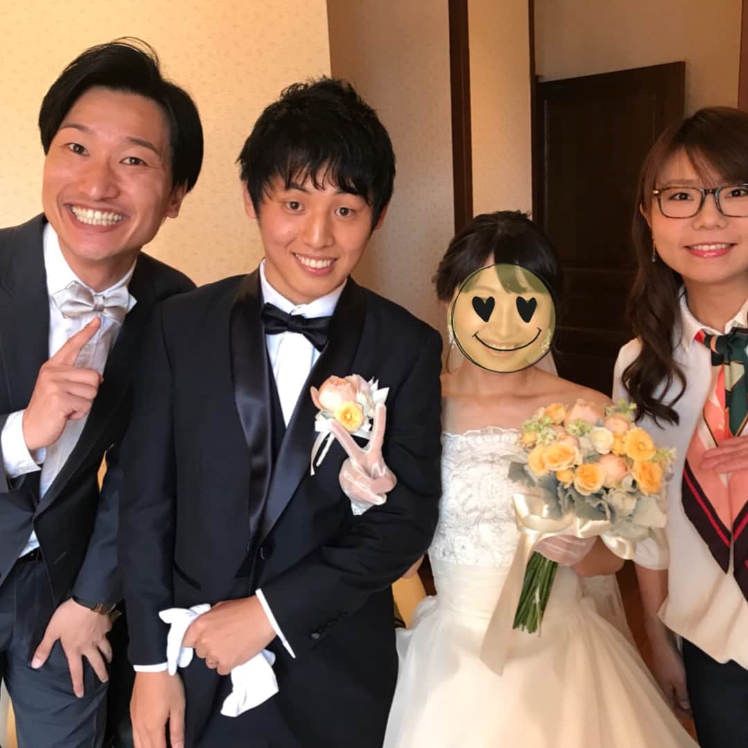 山崎ケイさんのインスタグラム写真 - (山崎ケイInstagram)「お世話になってる？してる？社員さんの結婚式で司会した😍めちゃくちゃ良かった😍最後の挨拶が特に良かった😭全部良かった😭  楽屋で山添に 「ボールペン持ってる？」 と聞いたら 「さっきどこかにありましたよ！」と言って探してくれたけどなくて、 「僕もボールペンあったらいいなぁって思っただけだったかもしれません」と言われました。  #森くんおめでとう #りえさんおめでとう #楽屋が一緒だったくまださんから置き手紙😍 #りえさん顔出しOKとのことでしたが念のため薄めスタンプ」7月29日 0時35分 - kei_yamazaki_aisekistart